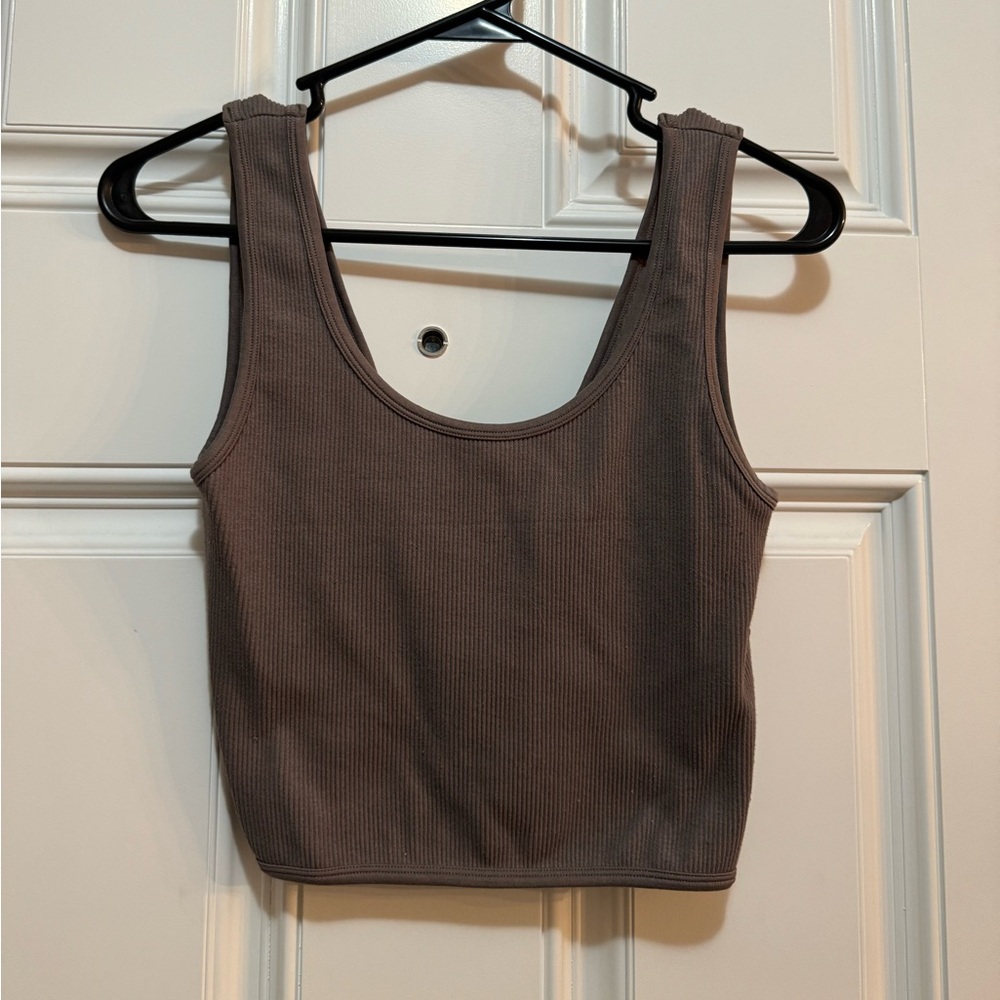 BKE Buckle crop tank with twist back (M/L)